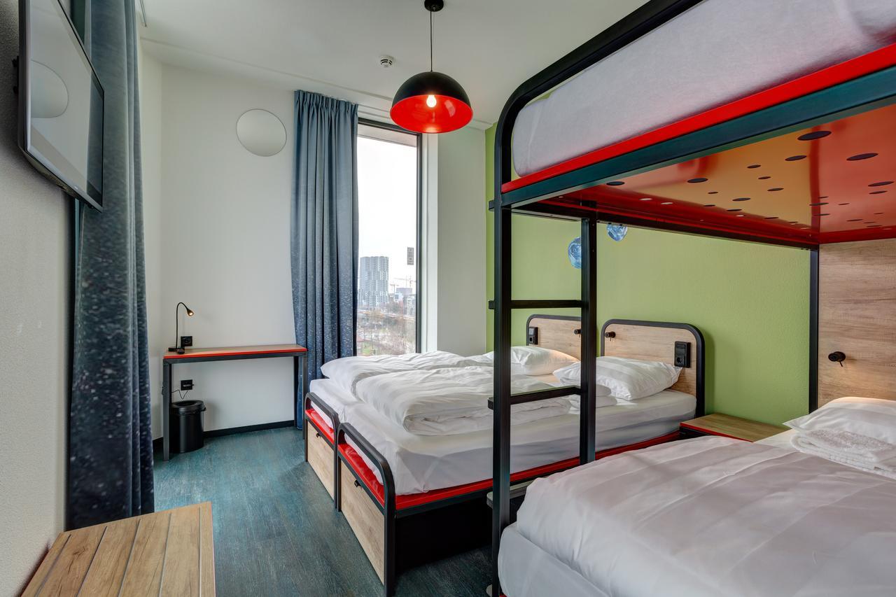 Meininger Hotel Amsterdam Amstel Esterno foto