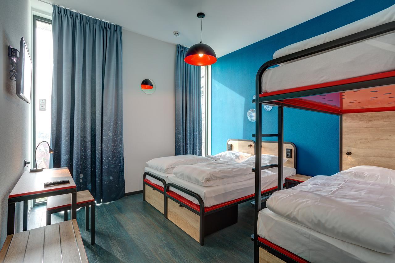 Meininger Hotel Amsterdam Amstel Esterno foto