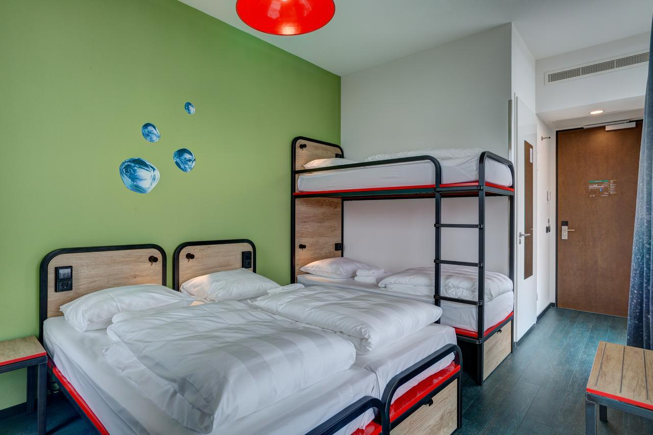 Meininger Hotel Amsterdam Amstel Esterno foto