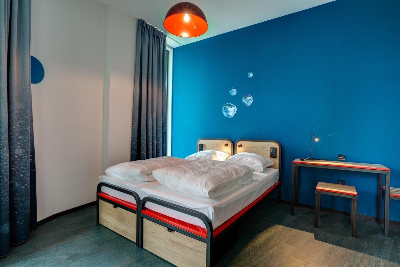 Meininger Hotel Amsterdam Amstel Esterno foto