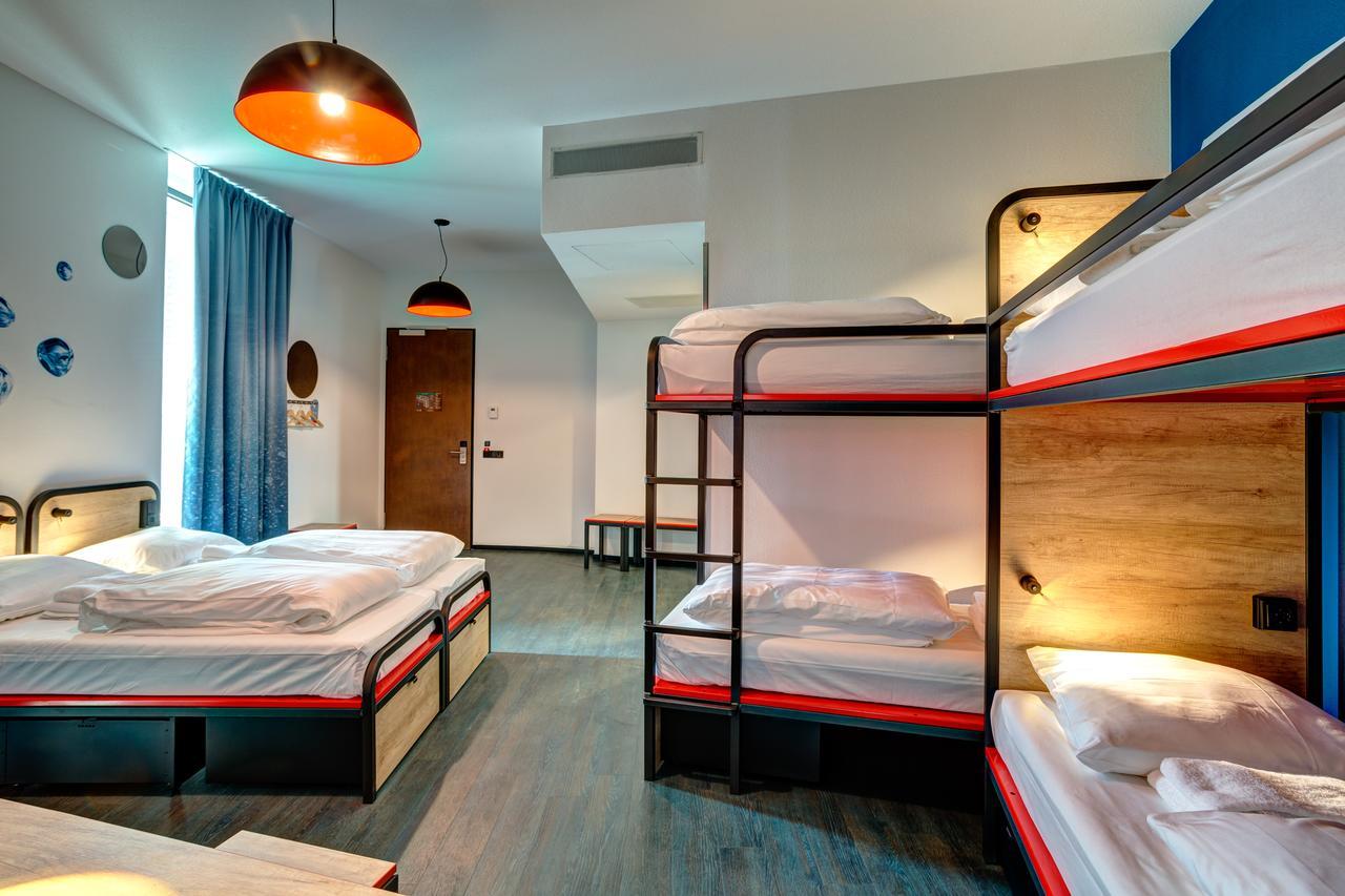 Meininger Hotel Amsterdam Amstel Esterno foto
