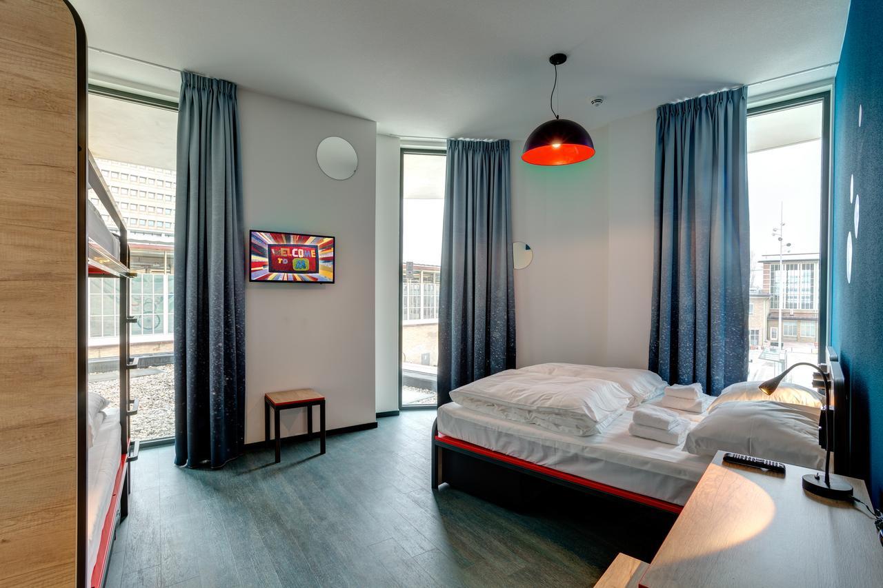 Meininger Hotel Amsterdam Amstel Esterno foto