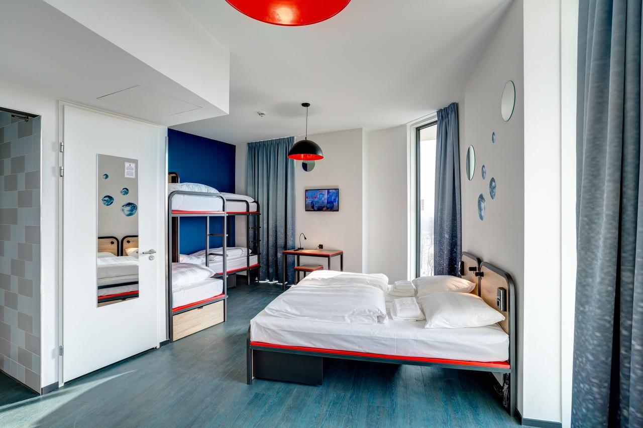 Meininger Hotel Amsterdam Amstel Esterno foto