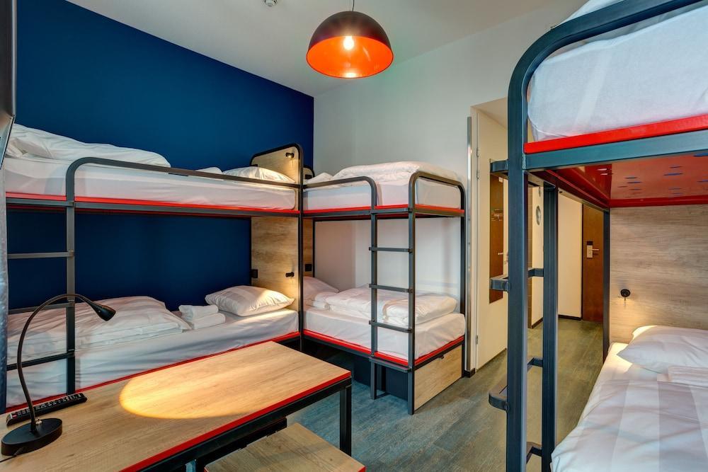 Meininger Hotel Amsterdam Amstel Esterno foto